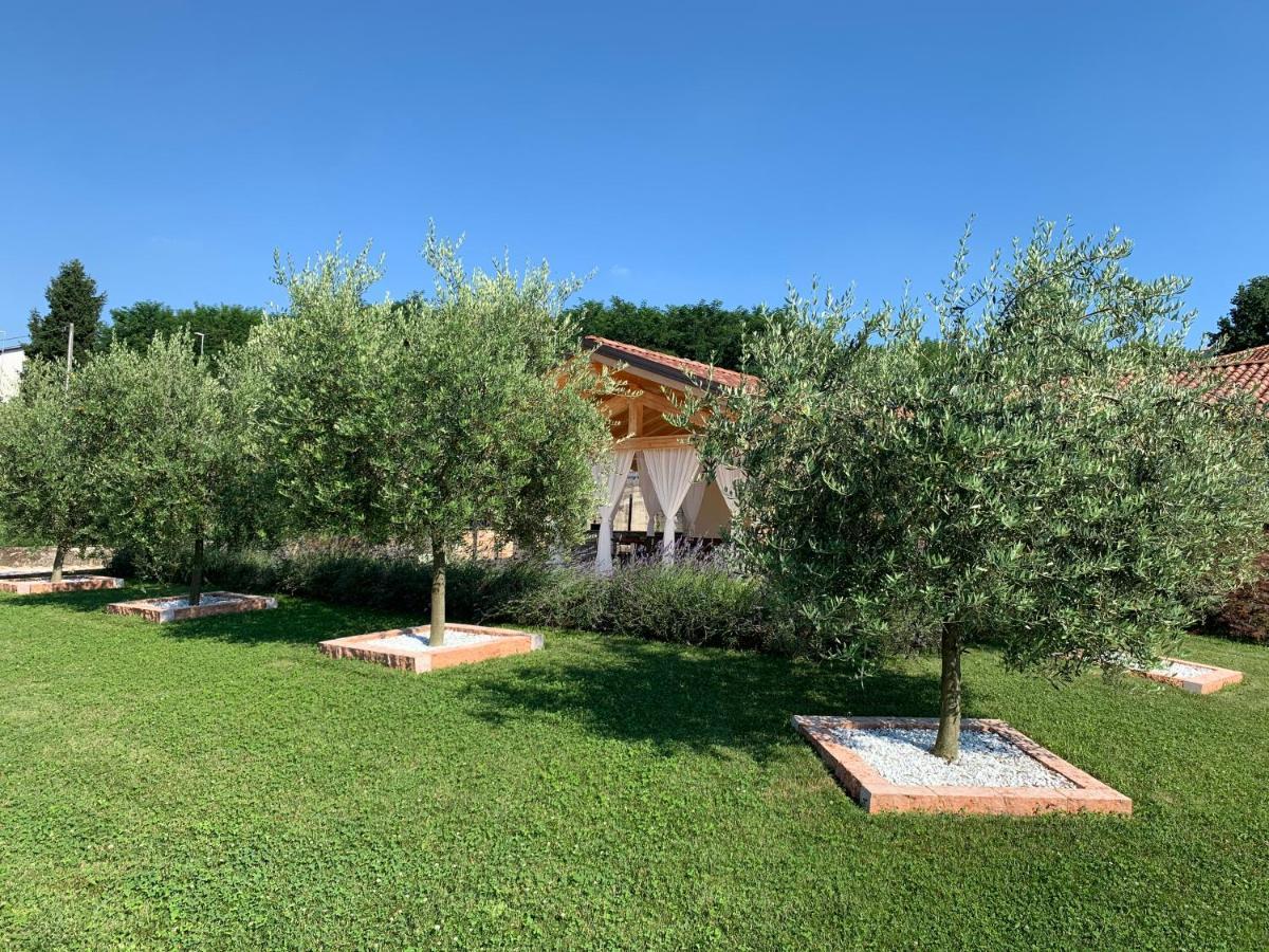 B&B Alciliegio Casnate Con Bernate Exteriér fotografie